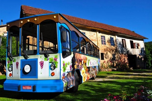 Passeio de Ônibus Jardineira Linha Bella com Almoço